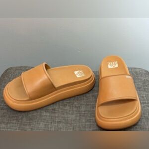 Reef platform slides